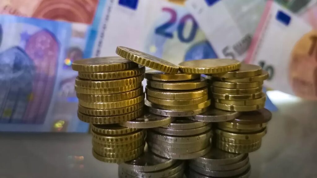 Ποιοι εργαζόμενοι θα δουν αυξήσεις στον κατώτατο μισθό από τον Απρίλιο