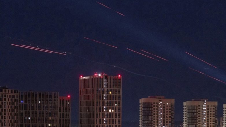 Εκρήξεις στο Κίεβο – Συναγερμός για ρωσική πυραυλική επίθεση