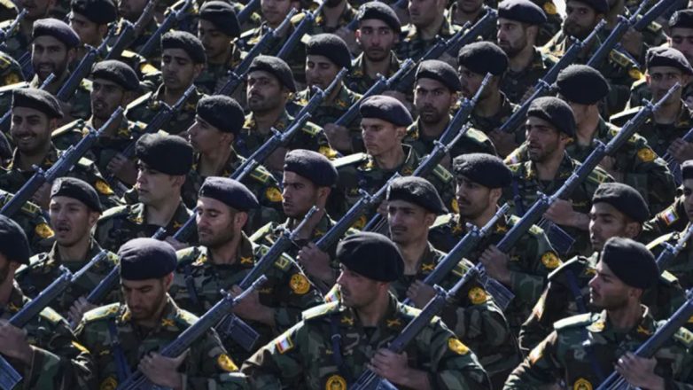 Ιράν: Ο στρατός απειλεί με σκληρή απάντηση
