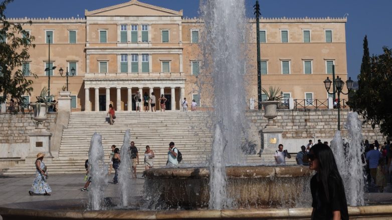 «Καμίνι» η χώρα τις επόμενες ώρες με 38άρια – Γιατί δεν θεωρείται καύσωνας