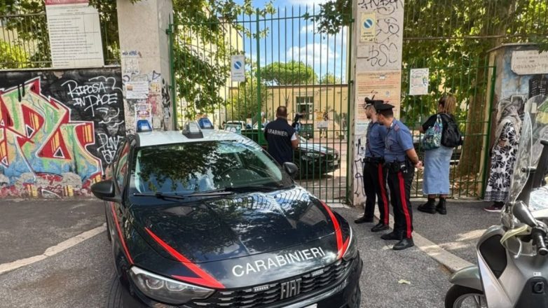 Μαθητής 13 ετών μαχαίρωσε καθηγήτρια του σε σχολείο της Ρώμης